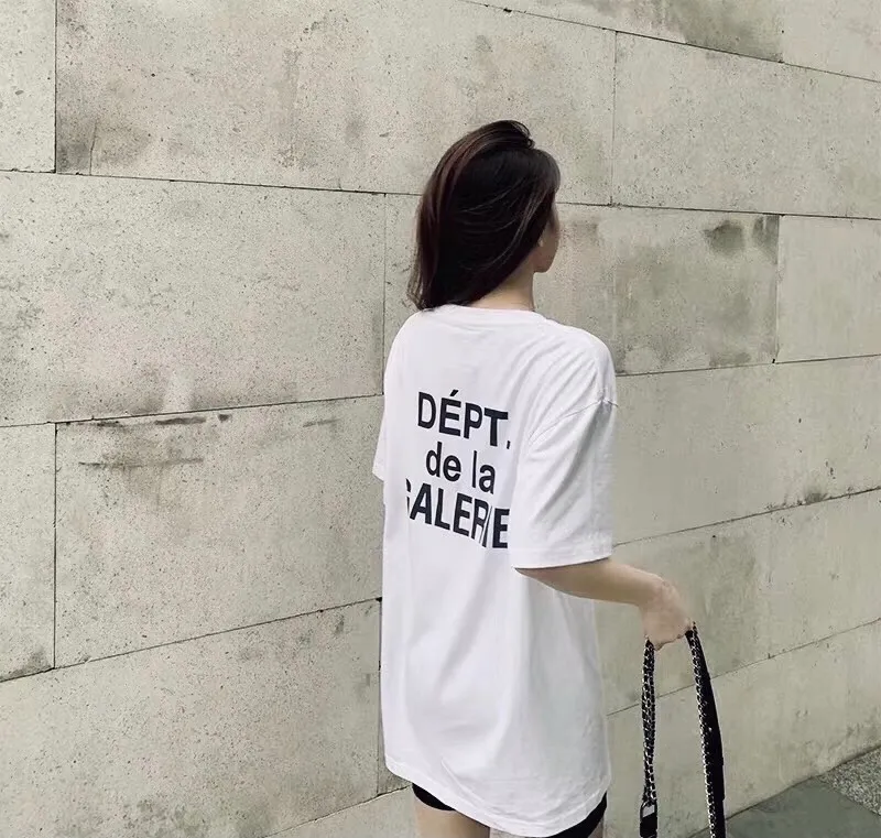 GALLERY DEPT. CLASSIC FRENCH TEE Classic French TEE White S-XL This time the return of the classic French Tee follows the newly replenished version of the official website. The printing is mottled and distressed. The main label/wash water label/code number label are also updated. The old style is newly made and the quality is increased.